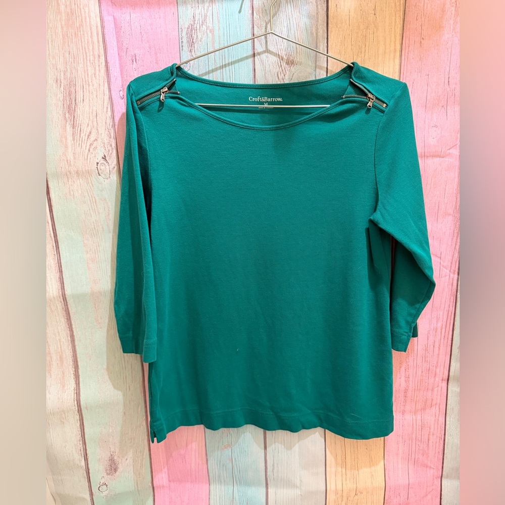 Croft & Barrow Women's Green Long Sleeve Top with Zipper Accents